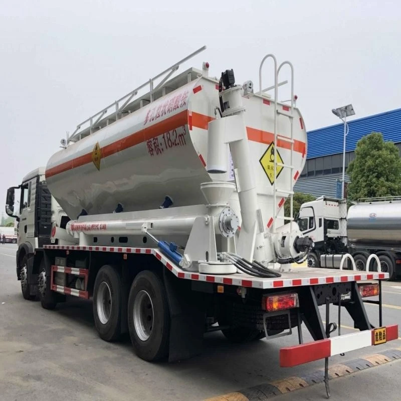 Side-mounted Screw Type ANFO Explosive Truck1